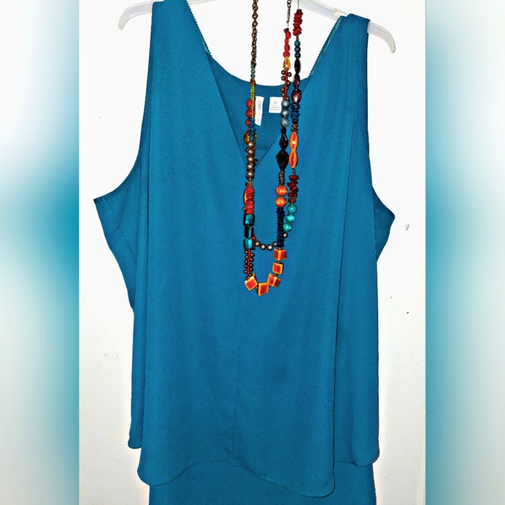 CATO TOP WITH NECKLACE